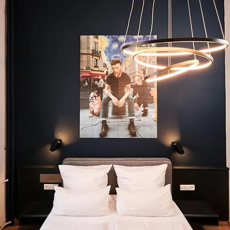 Karl - Κωνσταντία